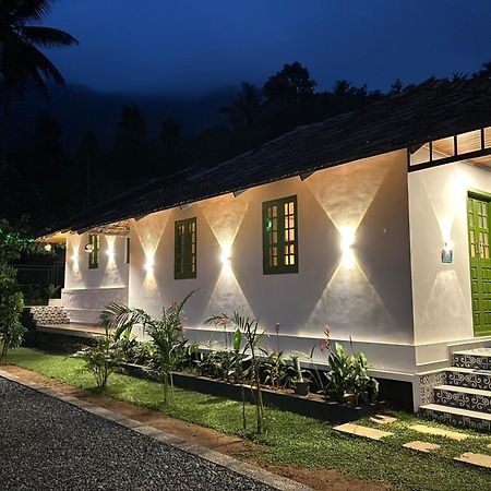 Calm Shack - 2 Bedroom-Boutique Farm Stay Munnar Eksteriør billede