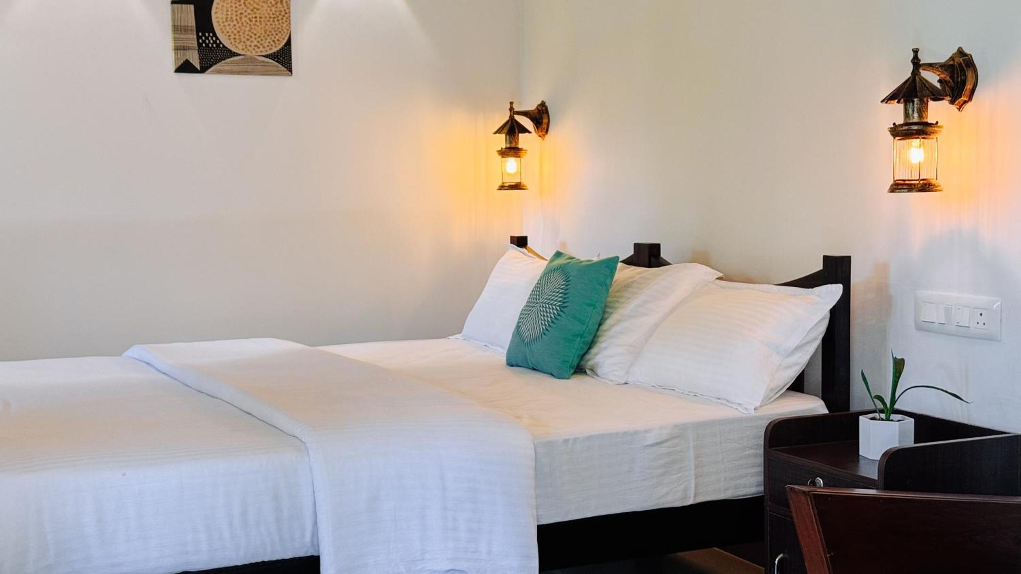 Calm Shack - 2 Bedroom-Boutique Farm Stay Munnar Eksteriør billede