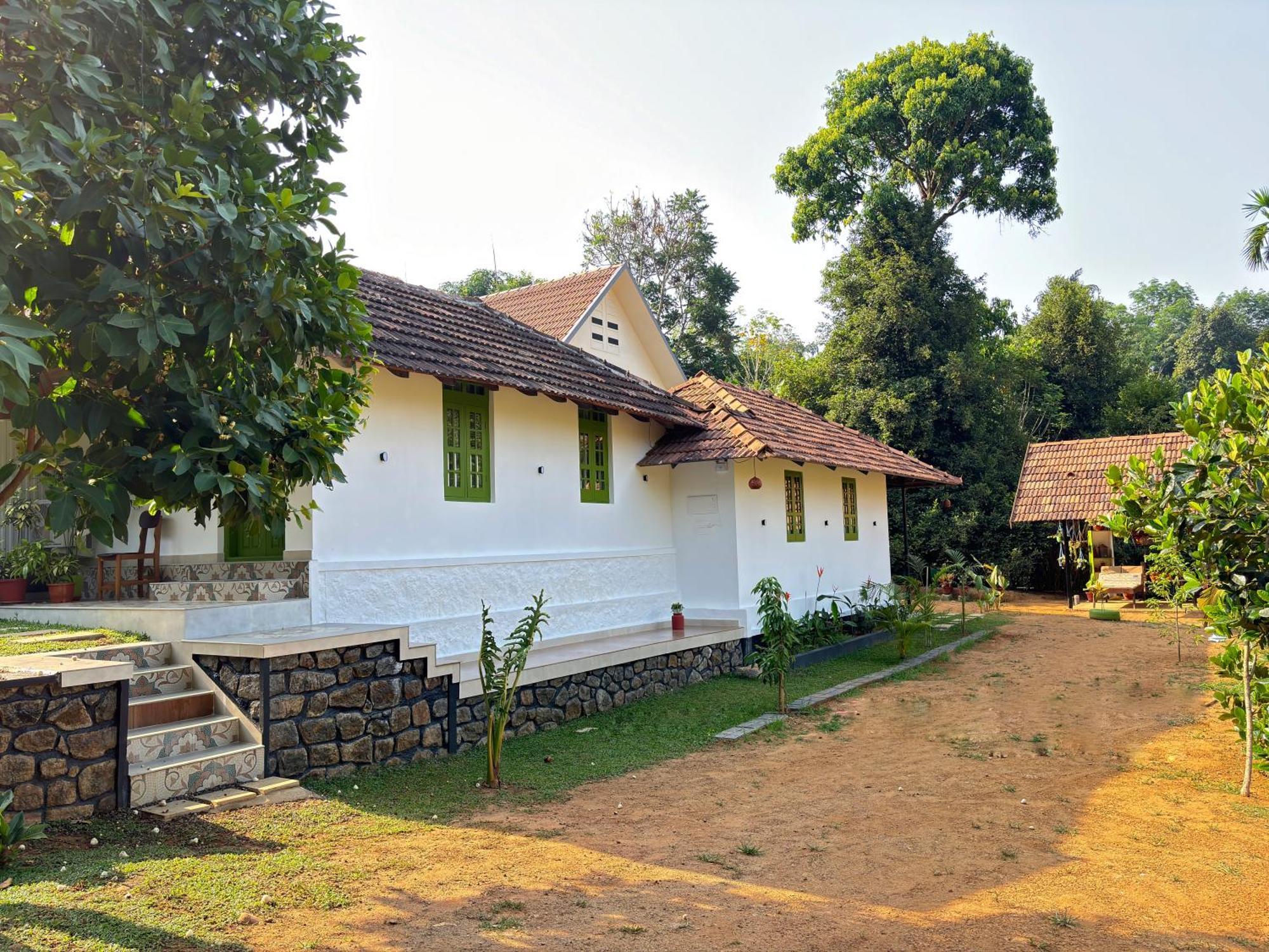 Calm Shack - 2 Bedroom-Boutique Farm Stay Munnar Eksteriør billede