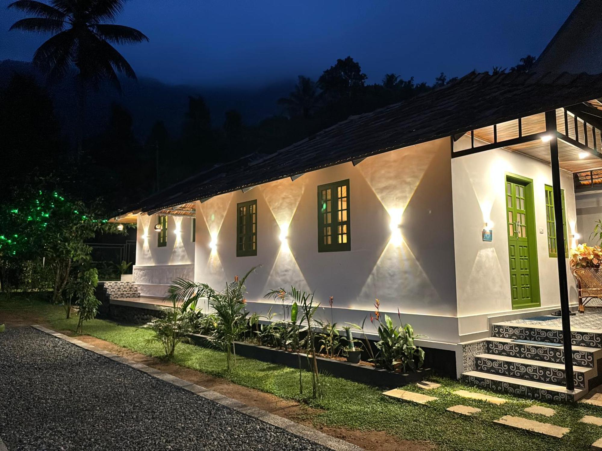 Calm Shack - 2 Bedroom-Boutique Farm Stay Munnar Eksteriør billede
