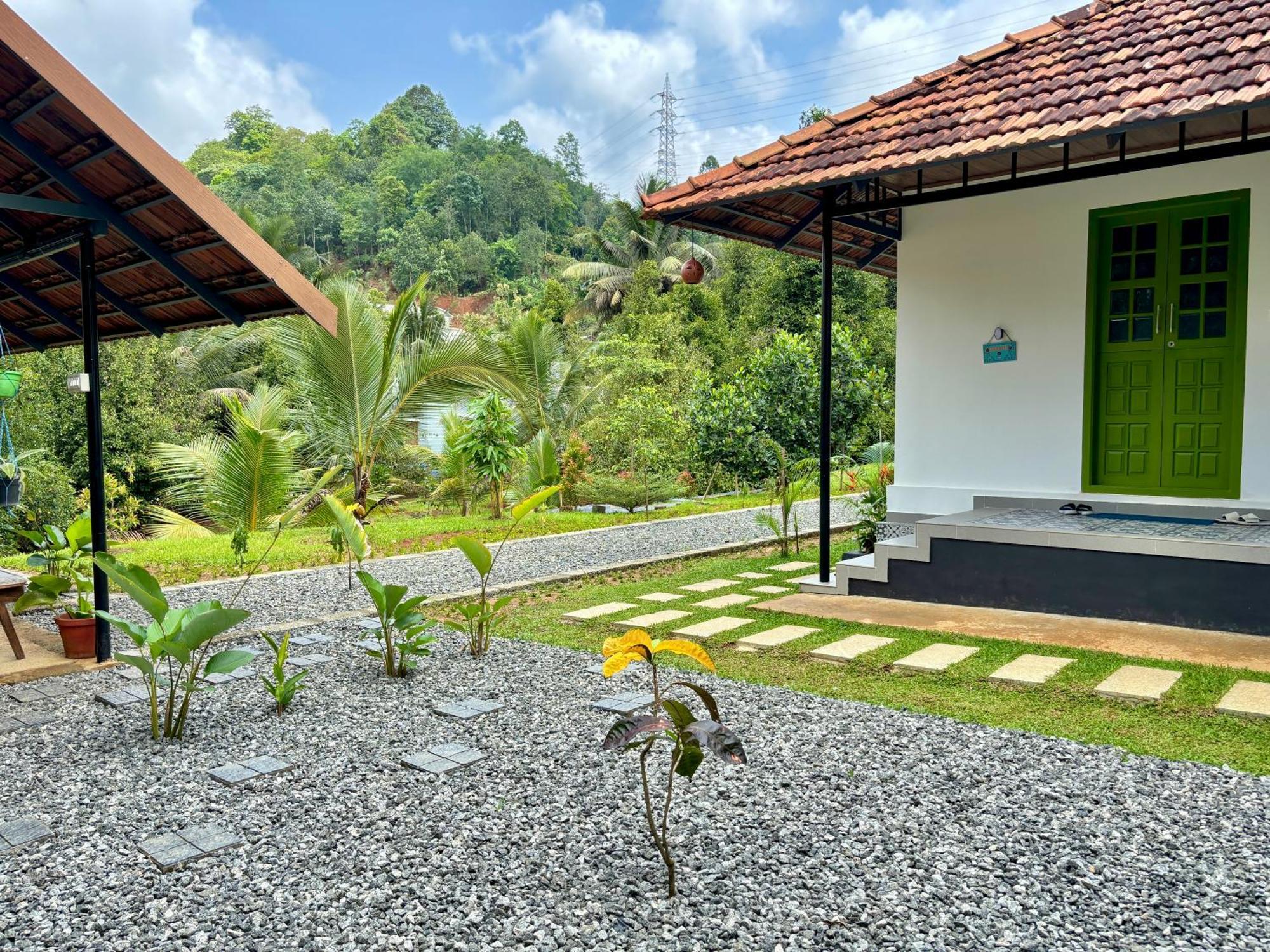 Calm Shack - 2 Bedroom-Boutique Farm Stay Munnar Eksteriør billede