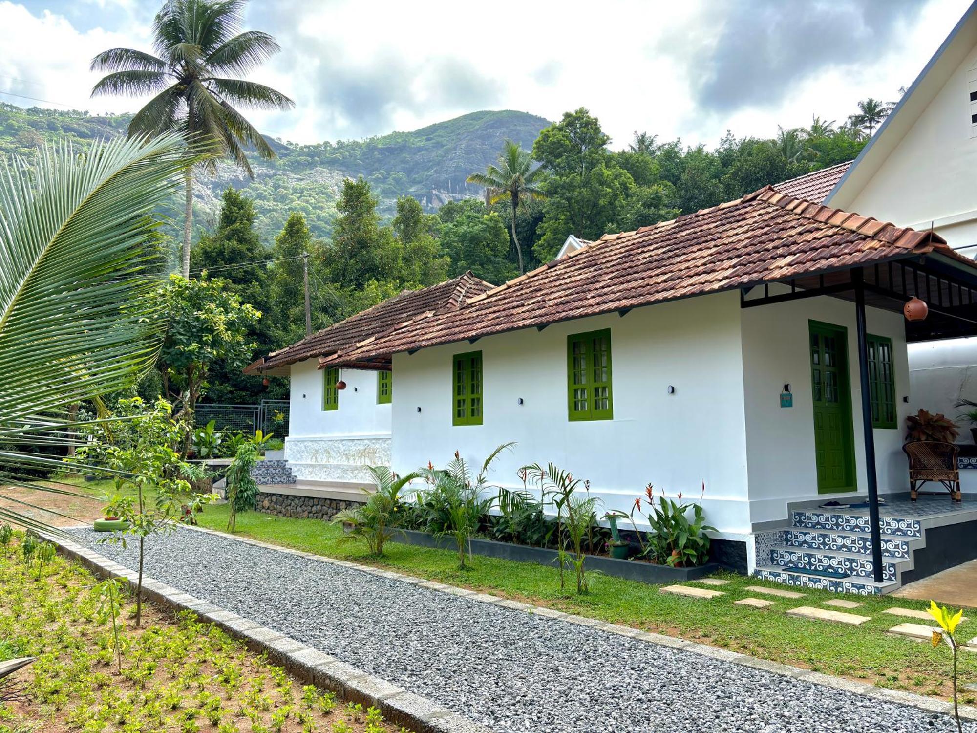 Calm Shack - 2 Bedroom-Boutique Farm Stay Munnar Eksteriør billede
