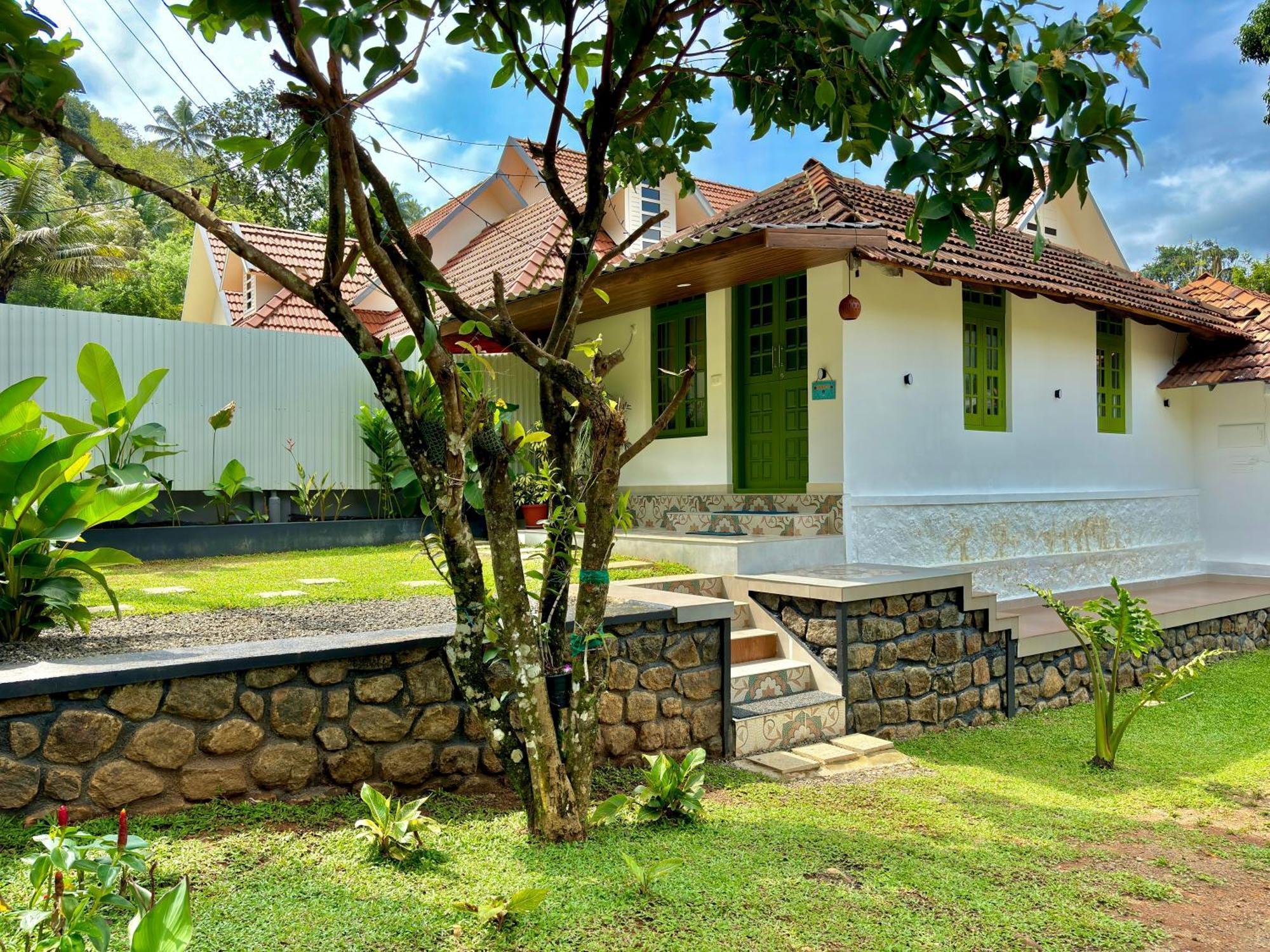 Calm Shack - 2 Bedroom-Boutique Farm Stay Munnar Eksteriør billede